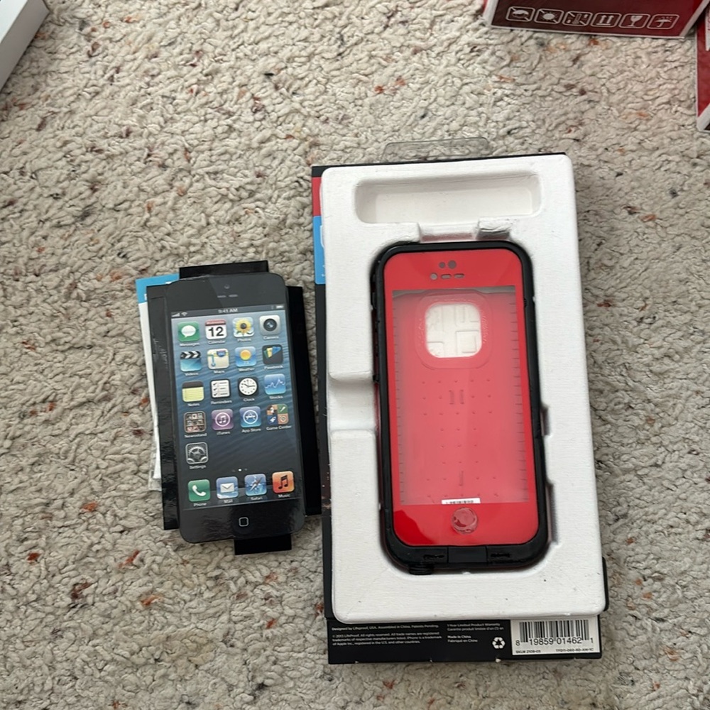 Life Proof Iphone 5 S Case / Red